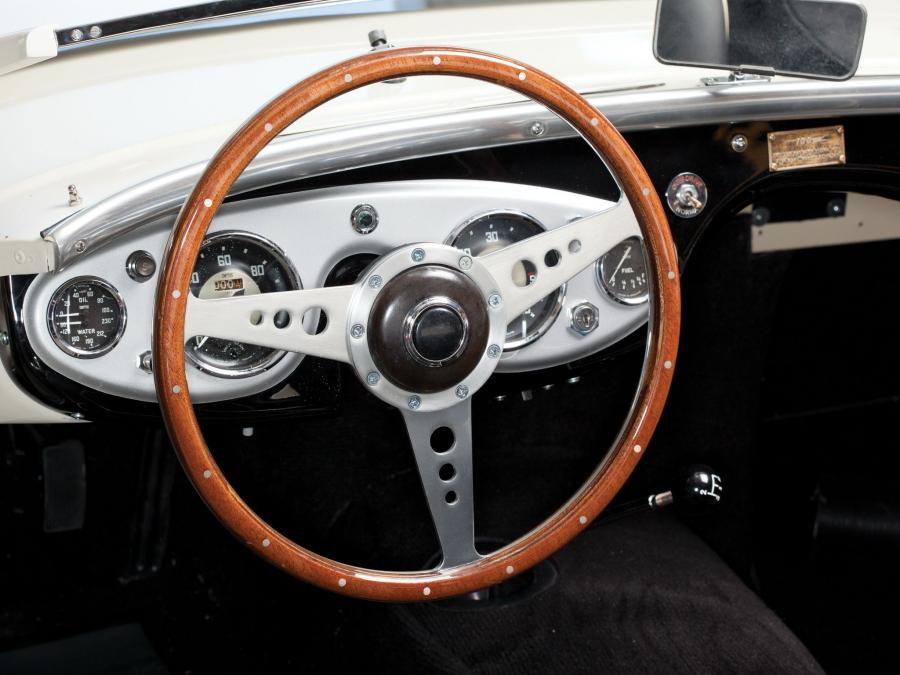 Панель приборов Austin-Healey 100M Le Mans Roadster (BN2) 1955 года  (фото 60 из 81)